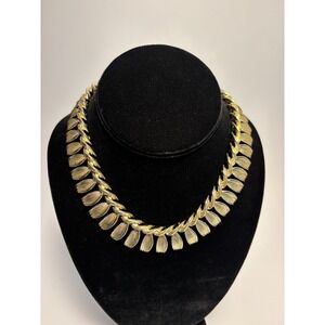 Vintage Necklace Lisner 1960s Gold Tone Overlapping Petals Signed Chunky Maximal